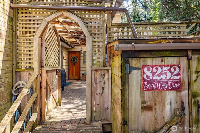 8252 Beach Way Drive, Blaine, WA 98230