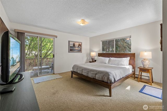 8252 Beach Way Drive, Blaine, WA 98230