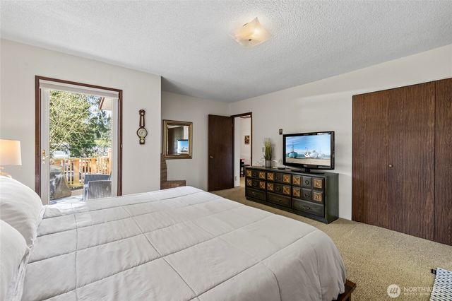 8252 Beach Way Drive, Blaine, WA 98230