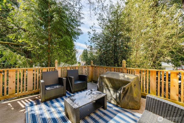 8252 Beach Way Drive, Blaine, WA 98230