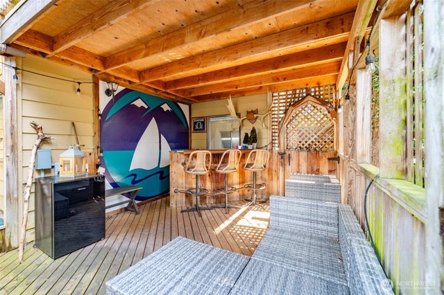 8252 Beach Way Drive, Blaine, WA 98230