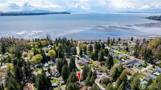 8252 Beach Way Drive, Blaine, WA 98230