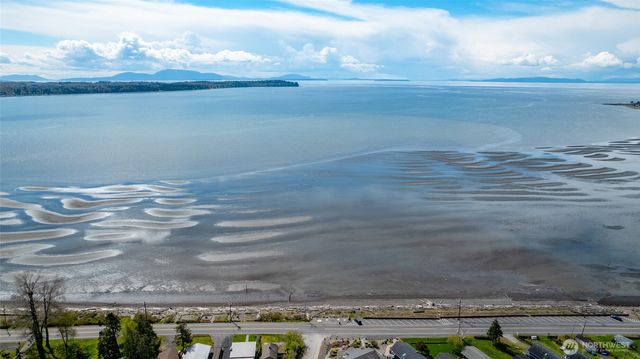 8252 Beach Way Drive, Blaine, WA 98230