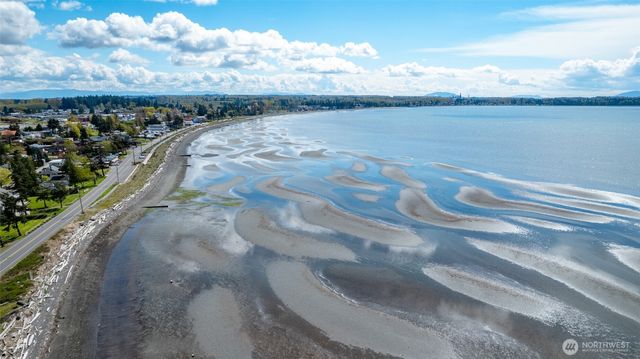 8252 Beach Way Drive, Blaine, WA 98230