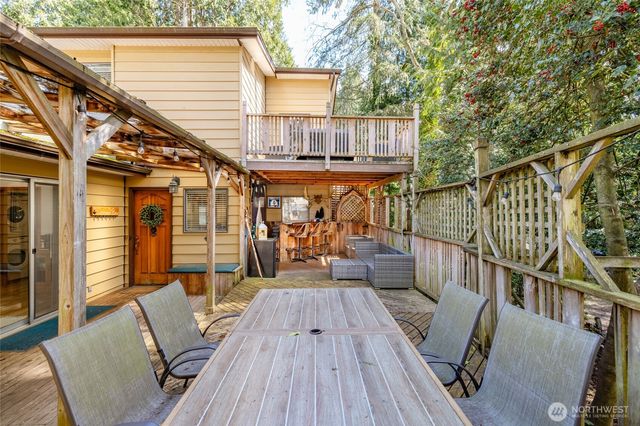 8252 Beach Way Drive, Blaine, WA 98230