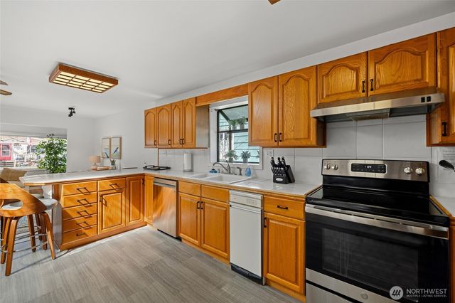 8252 Beach Way Drive, Blaine, WA 98230