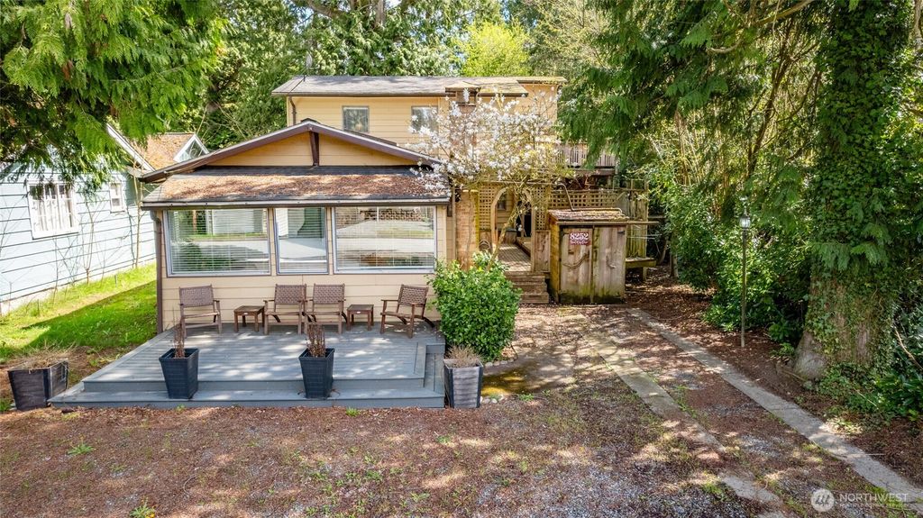 8252 Beach Way Drive, Blaine, WA 98230