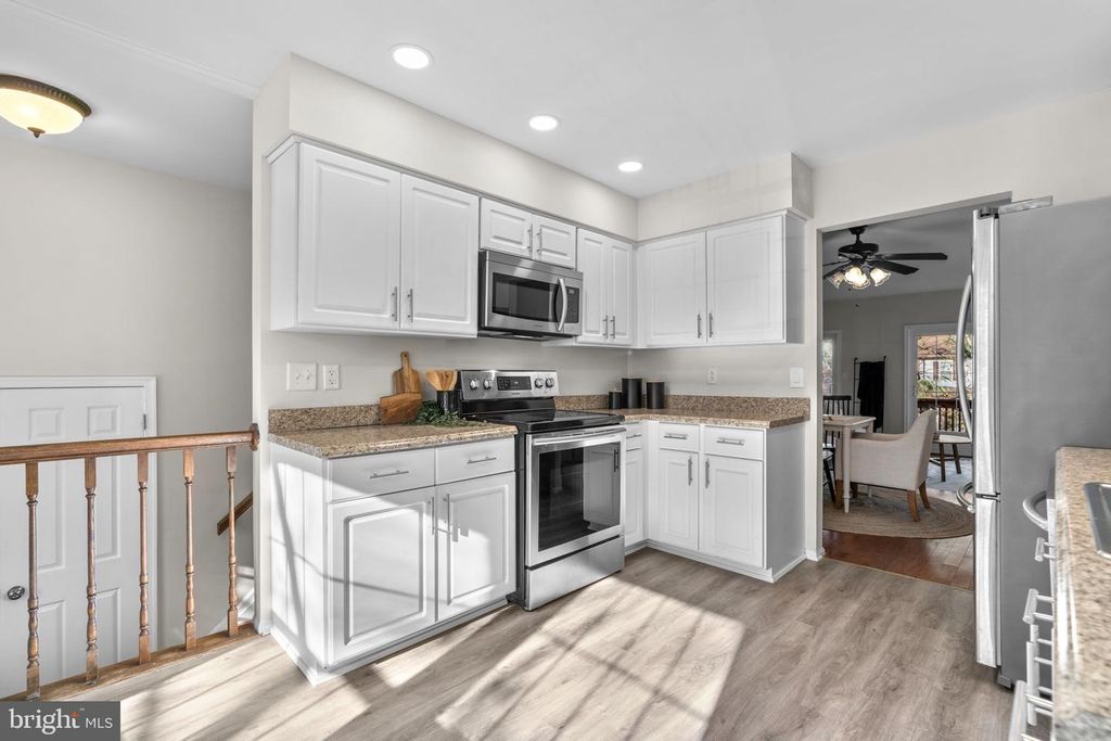 Image 12 of property listing at 7525 SWAN POINT WAY #19-5, Columbia, MD 21045