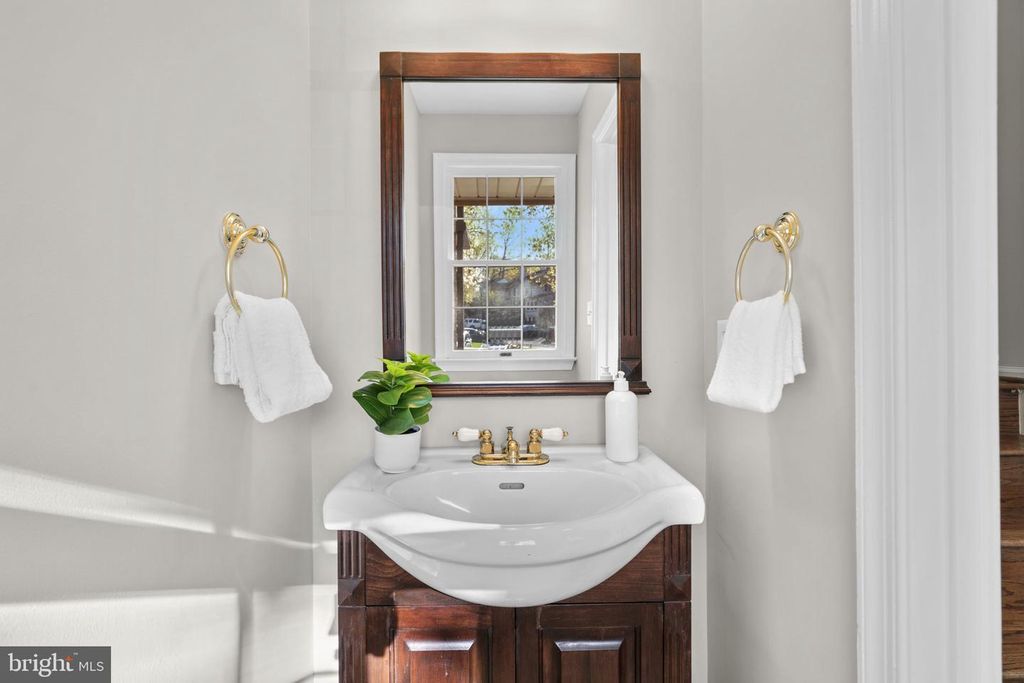 Image 14 of property listing at 7525 SWAN POINT WAY #19-5, Columbia, MD 21045