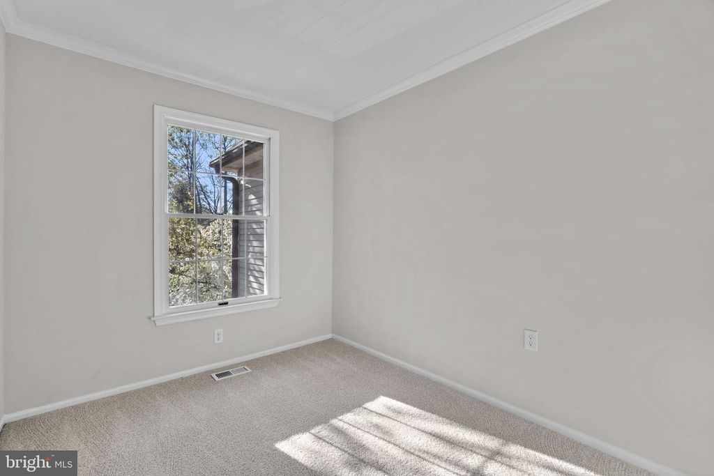 Image 19 of property listing at 7525 SWAN POINT WAY #19-5, Columbia, MD 21045