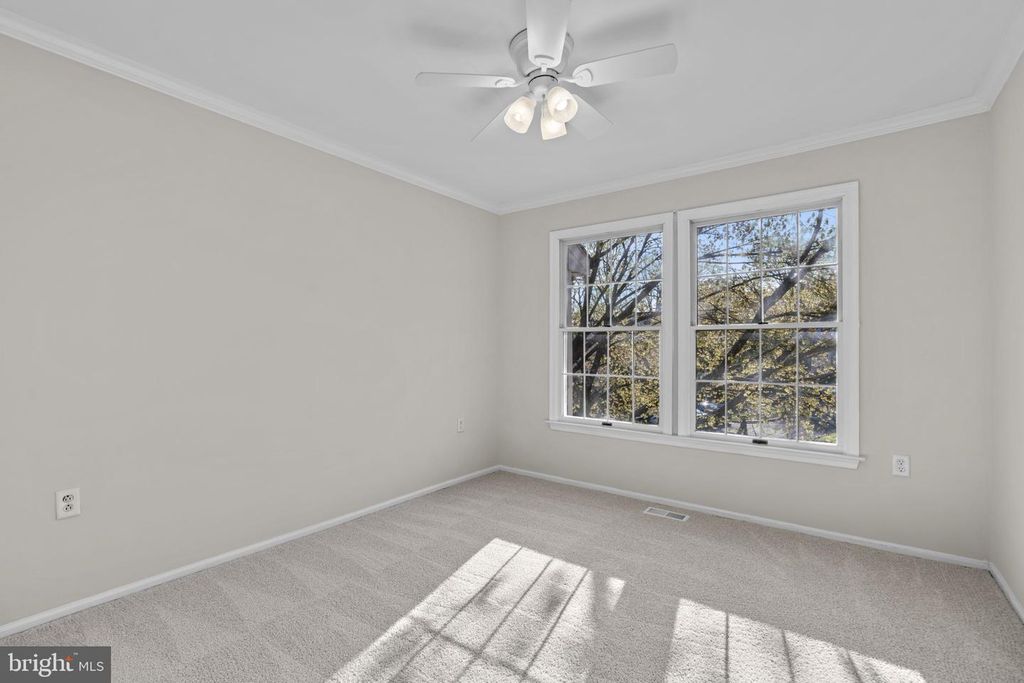 Image 20 of property listing at 7525 SWAN POINT WAY #19-5, Columbia, MD 21045