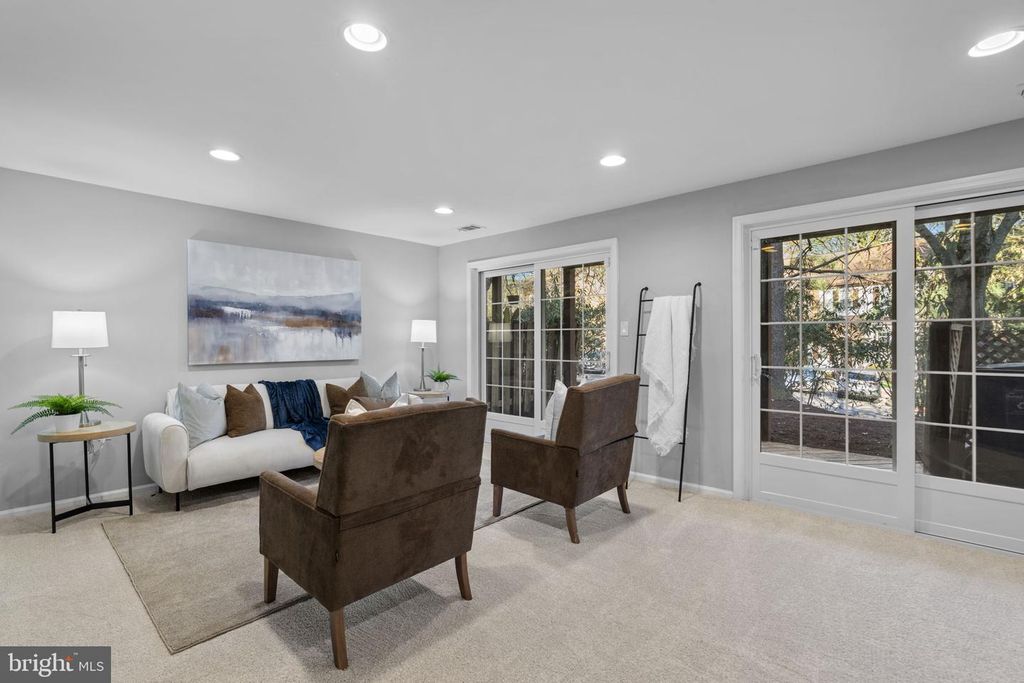 Image 23 of property listing at 7525 SWAN POINT WAY #19-5, Columbia, MD 21045