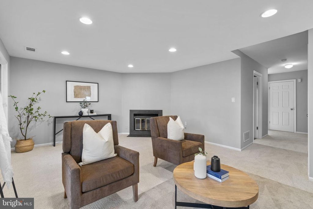 Image 24 of property listing at 7525 SWAN POINT WAY #19-5, Columbia, MD 21045