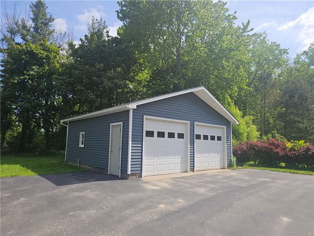 6470 Salmon Creek Road, Williamson, NY 14589