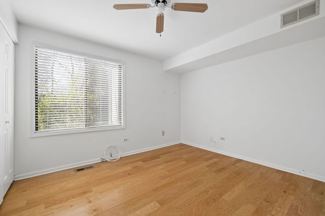 5851 Doe Circle, Westmont, IL 60559