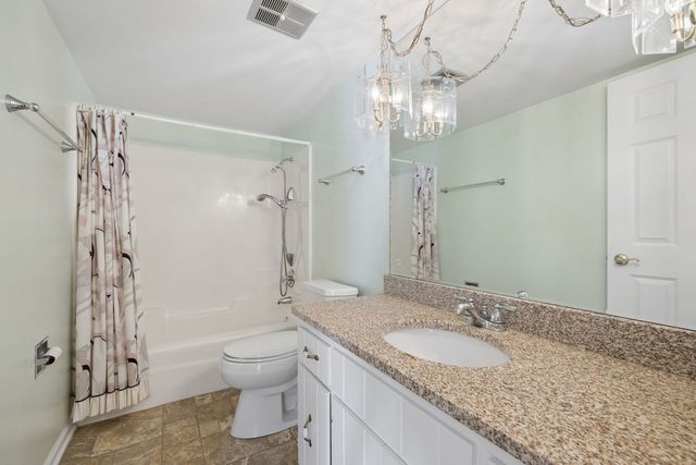 5851 Doe Circle, Westmont, IL 60559