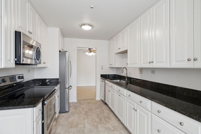 5851 Doe Circle, Westmont, IL 60559