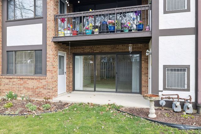 5851 Doe Circle, Westmont, IL 60559