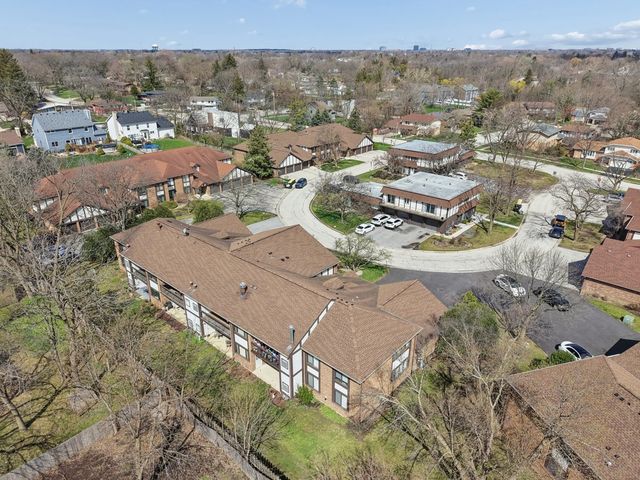 5851 Doe Circle, Westmont, IL 60559