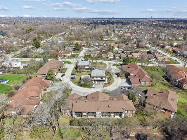 5851 Doe Circle, Westmont, IL 60559