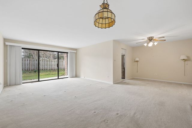 5851 Doe Circle, Westmont, IL 60559