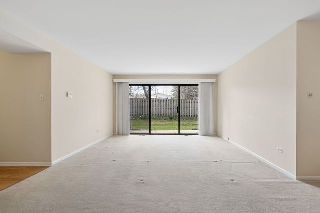 5851 Doe Circle, Westmont, IL 60559