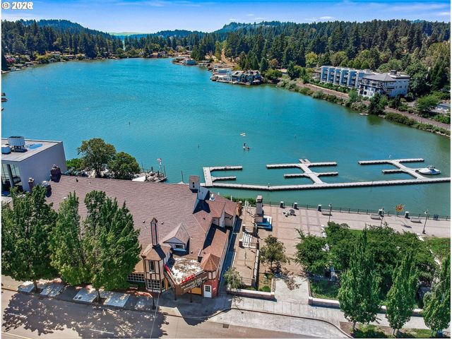 4342 SUNSET Dr, Lake Oswego, OR 97035