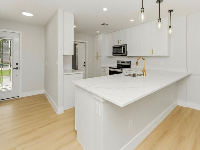 3058 GRACELAND COURT, Orlando, FL 32812