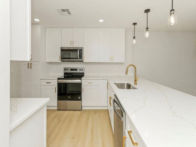 3058 GRACELAND COURT, Orlando, FL 32812