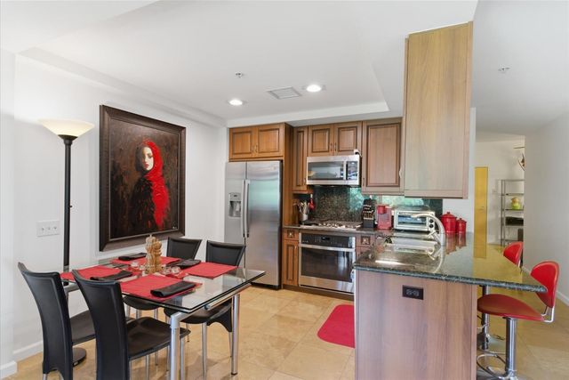 7137 E Rancho Vista Drive 2009, Scottsdale, AZ 85251