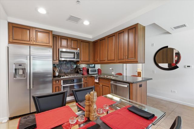 7137 E Rancho Vista Drive 2009, Scottsdale, AZ 85251