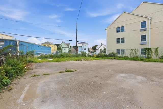 71 Dewey St 1,2,3, Worcester, MA 01610