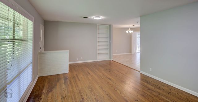 801 Lark Avenue, Shreveport, LA 71105