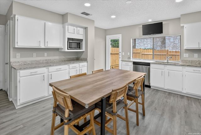 8343 Timber Grand, San Antonio, TX 78250