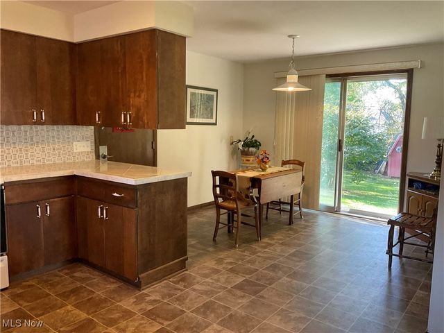 2036 Glenn Drive NE, Warren, OH 44483