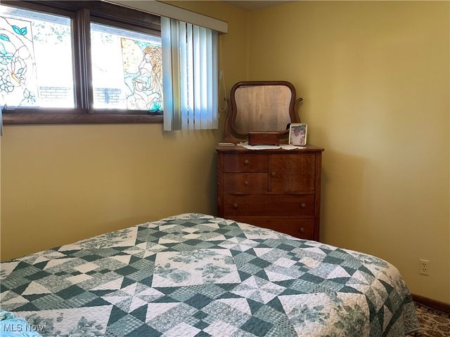 2036 Glenn Drive NE, Warren, OH 44483