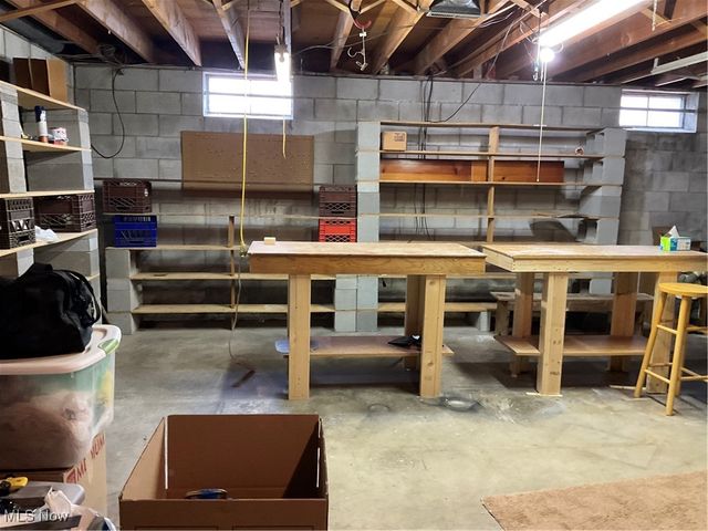 2036 Glenn Drive NE, Warren, OH 44483