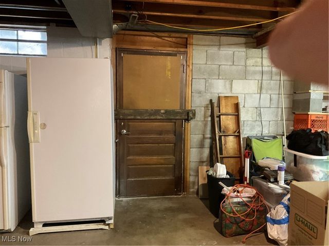 2036 Glenn Drive NE, Warren, OH 44483