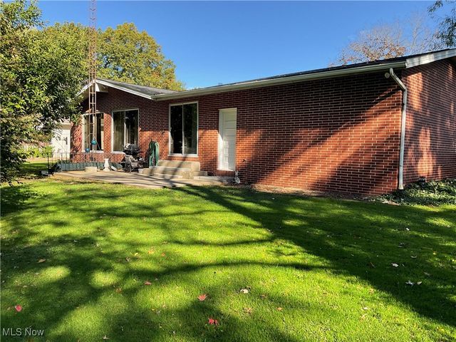 2036 Glenn Drive NE, Warren, OH 44483