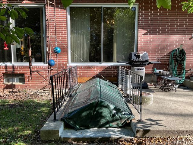 2036 Glenn Drive NE, Warren, OH 44483