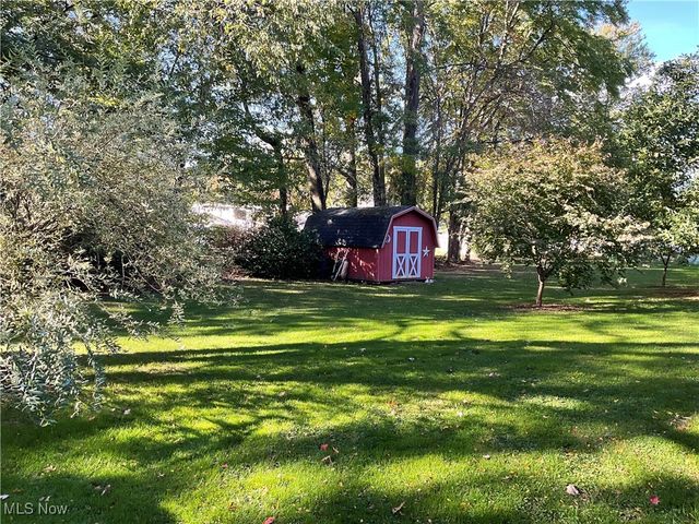 2036 Glenn Drive NE, Warren, OH 44483