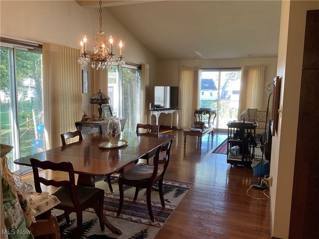 2036 Glenn Drive NE, Warren, OH 44483