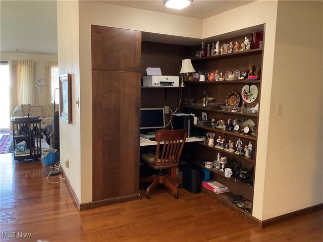 2036 Glenn Drive NE, Warren, OH 44483