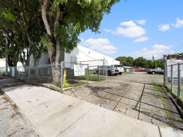 3001 NW 22nd Avenue, Miami, FL 33142