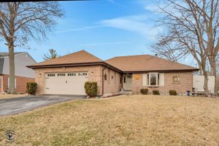 2858 E Bending Creek Trail, Crete, IL 60417