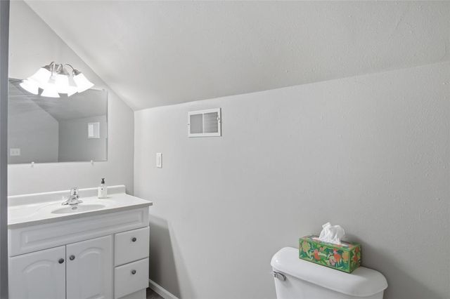230 W Grant Avenue, Eau Claire, WI 54701