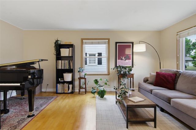 230 W Grant Avenue, Eau Claire, WI 54701