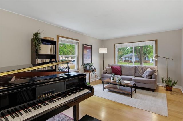 230 W Grant Avenue, Eau Claire, WI 54701