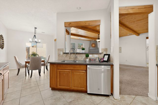 2235 Montevine Court SE, Rio Rancho, NM 87124