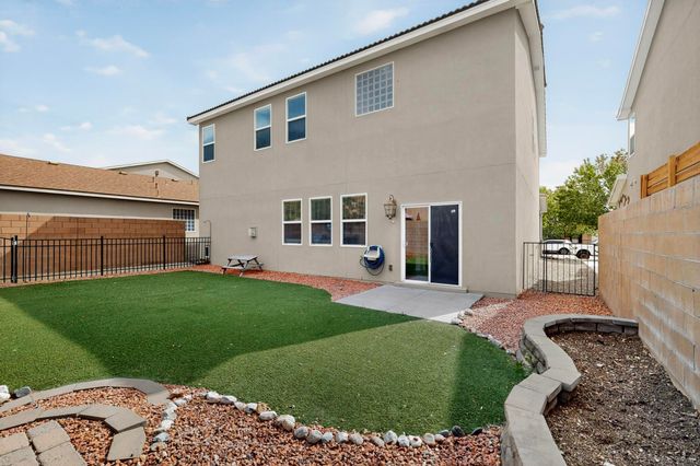 2235 Montevine Court SE, Rio Rancho, NM 87124